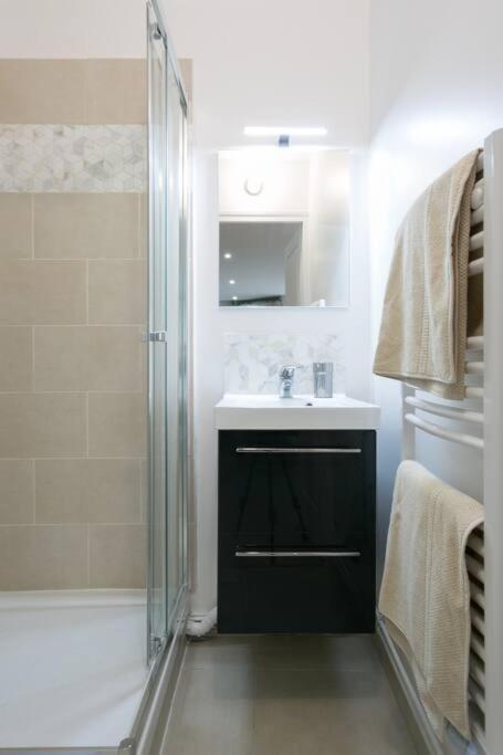 Rose, Appartement Confortable Proche Metro Montrouge Zewnętrze zdjęcie